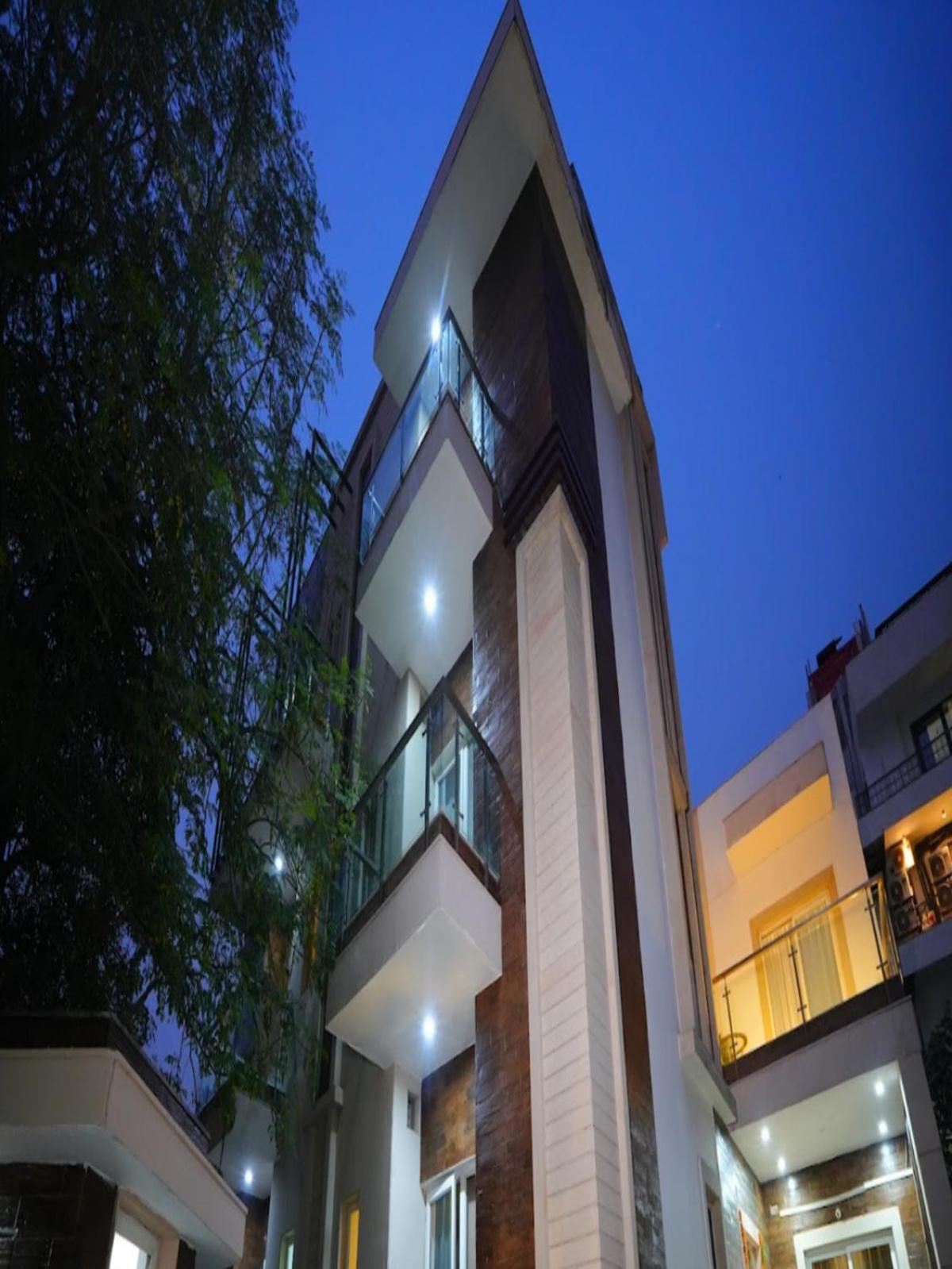 Mallenzo Suites Dlf Phase 1 Гургаон Екстериор снимка