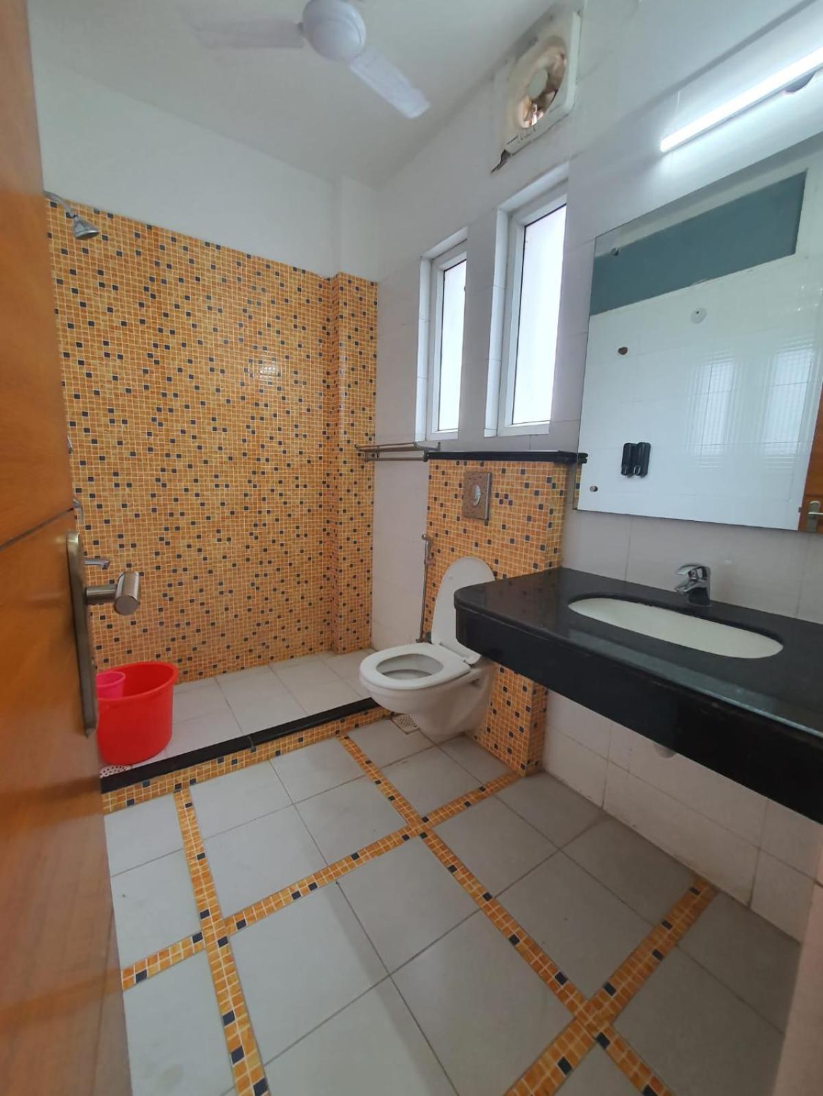 Mallenzo Suites Dlf Phase 1 Гургаон Екстериор снимка