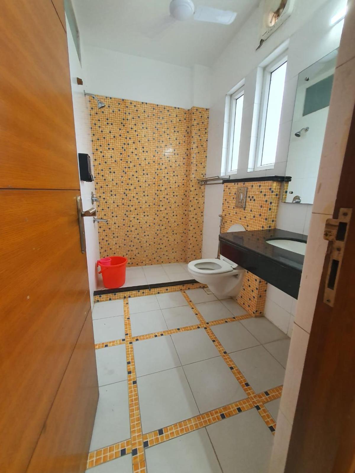 Mallenzo Suites Dlf Phase 1 Гургаон Екстериор снимка